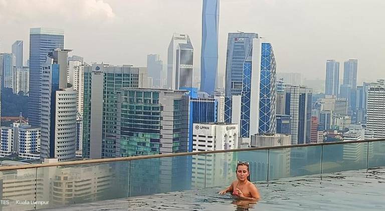 Holiday apartment with pool in Kuala Lumpur
