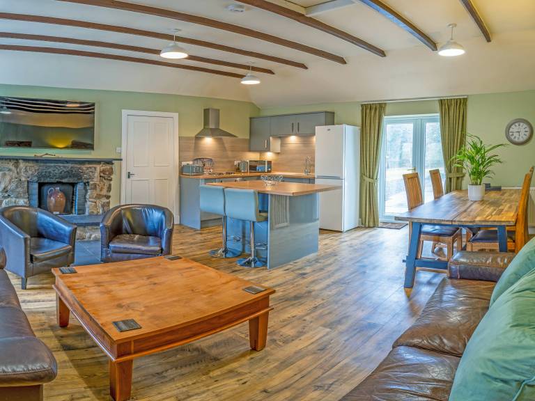 Cottage with jacuzzi & garden | River view — photo 2