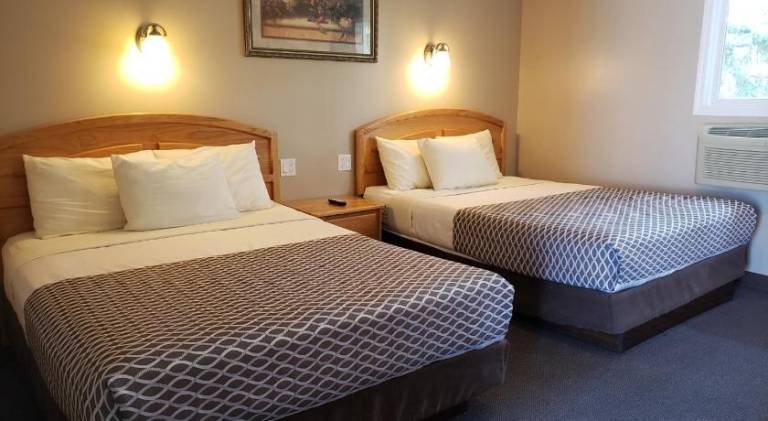 Lamplighter Inn — photo 2