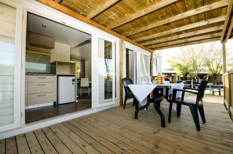 Child-friendly house with pool, patio & hot tub | Pets allowed — photo 4