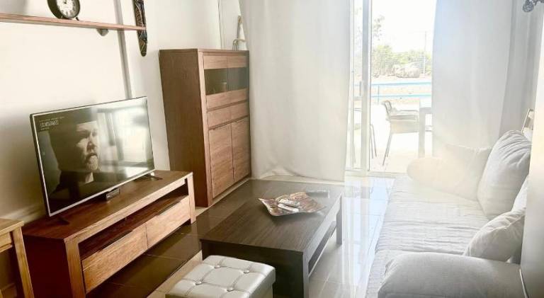 Fully equipped beautiful rental apartment with patio & pool | Next to the beach | Dogs allowed — photo 2