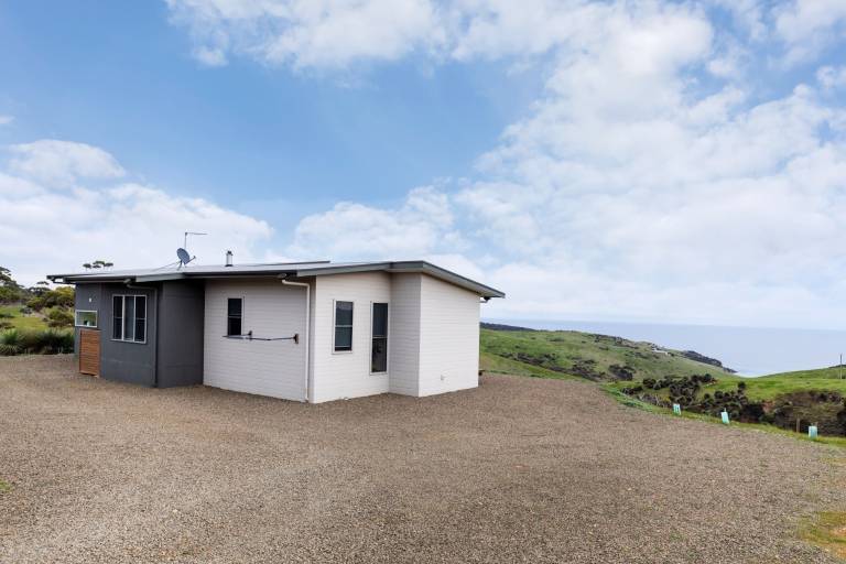 House  De Mole River