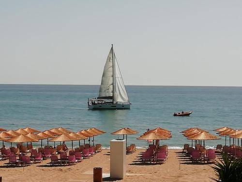 Εξυπηρετούμενο διαμέρισμα Παραλία Λούτσας
