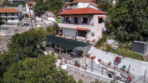 House Mikros Prinos
