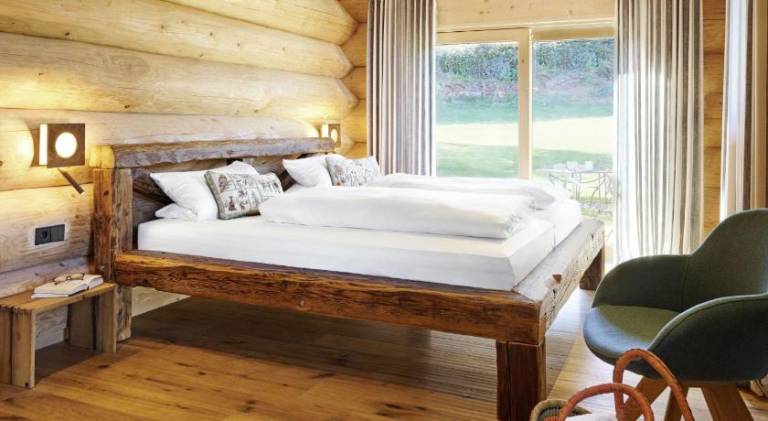 Chalet with jacuzzi, pool & sauna — photo 2