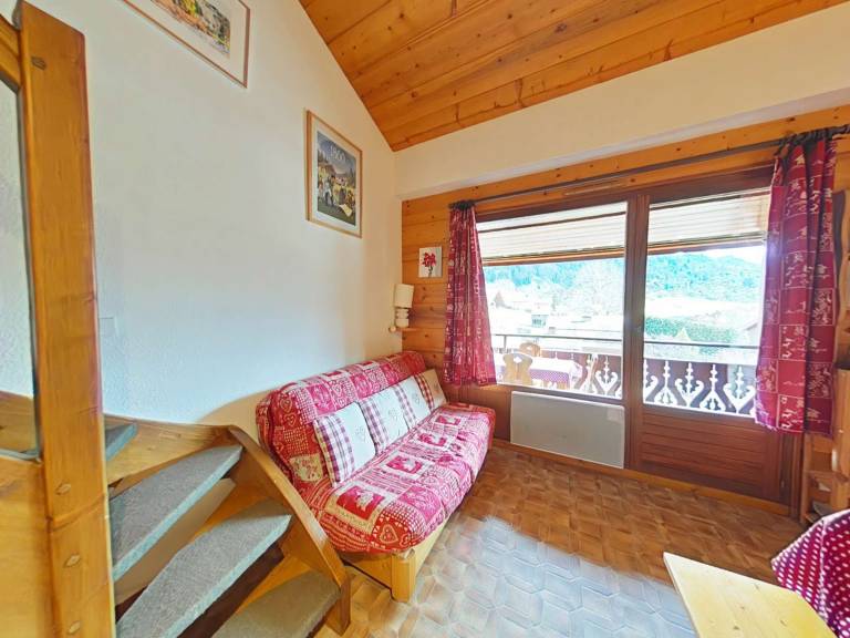 Center, 2 rooms mezzanine, balcony, elevator, 6 beds — photo 3