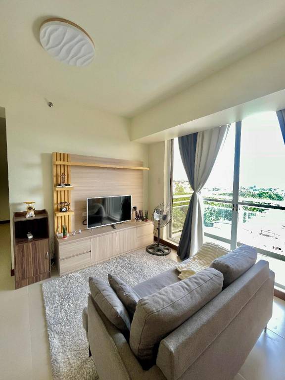 Vacation home with yard & pool | Suitable for remote work | Dogs allowed in Taguig