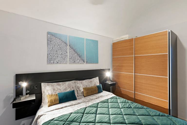 Fully equipped charming holiday apartment with fast internet & terrace | City view | Next to the beach | Pet-friendly in Sanremo