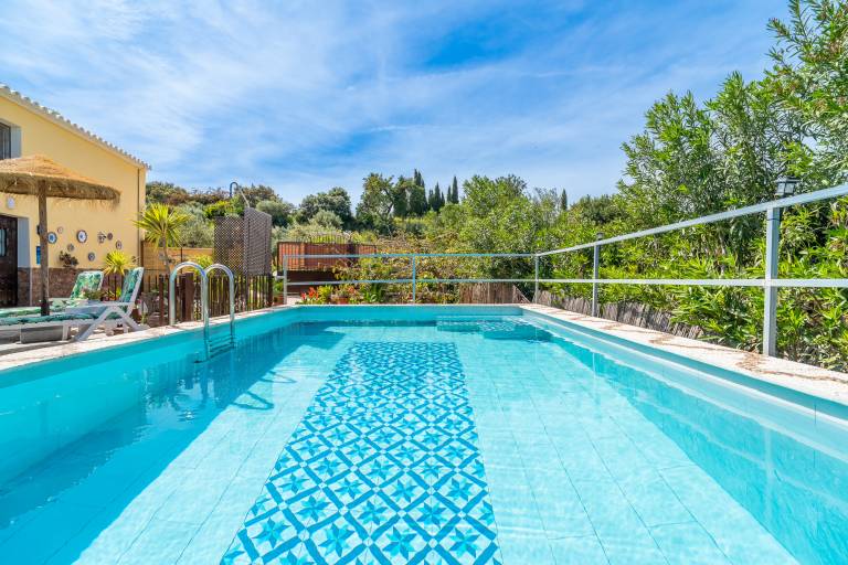 Cottage with private pool, terrace & grill | Mountain view — photo 2