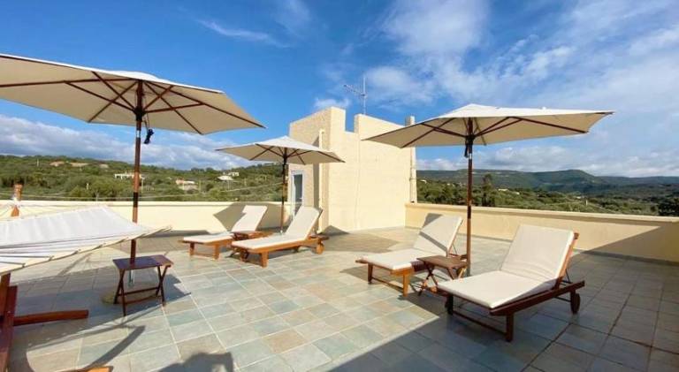 Villa with pool & hot tub | Dogs allowed — photo 3