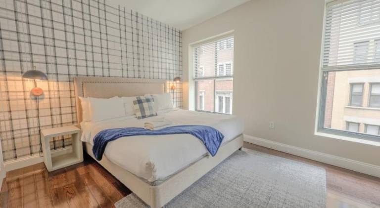 Bright and Bold 2 Bedroom unit Minutes from the T — photo 2