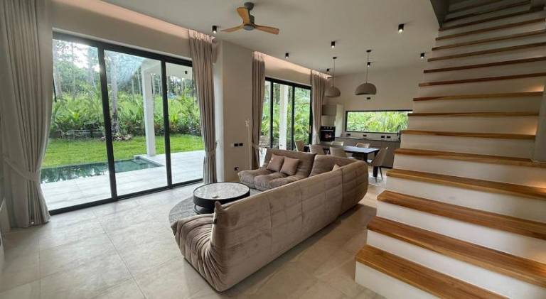 Beautiful villa with pool — photo 4