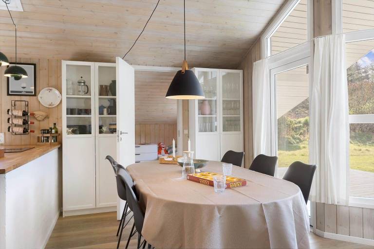 Vacation home with sauna, hot tub & barbecue — photo 5
