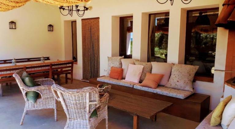 House with private pool, yard & terrace | Suitable for remote work — photo 3