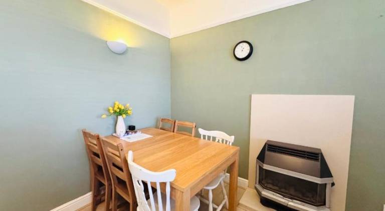 Apartment with 2 rooms for 6 persons — photo 3