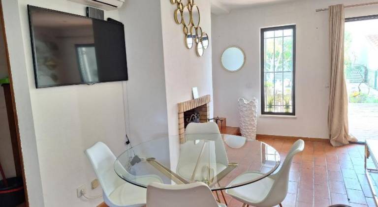 Fully equipped charming vacation home with yard, BBQ & pool | Dogs allowed — photo 5