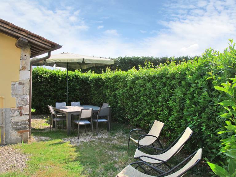 House with terrace, pool & barbecue — photo 3