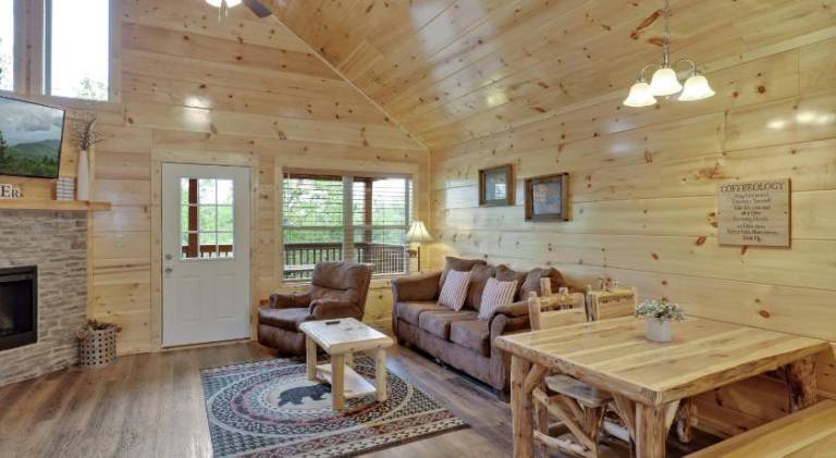 House with jacuzzi — photo 2