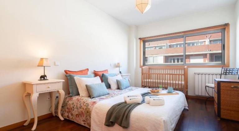 Host Wise - Homely Large Flat - Balcony in Braga