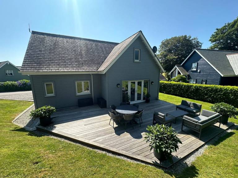 Family-friendly wonderful cottage with yard | Pet-friendly in St. Austell