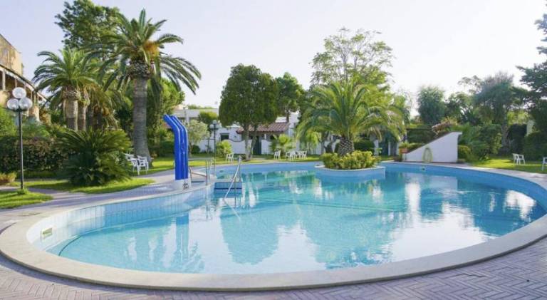 Rental apartment with pool & jacuzzi | Close to the beach | Pets are welcome — photo 2