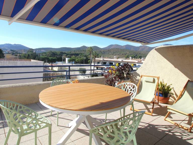 Fully equipped apartment | Beach nearby | Pets allowed in Llanca