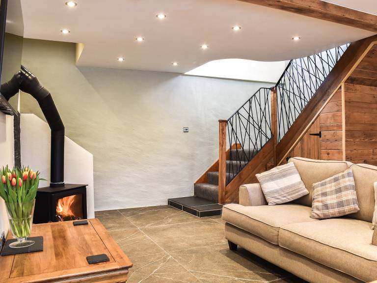 Cottage with yard, grill & jacuzzi — photo 3