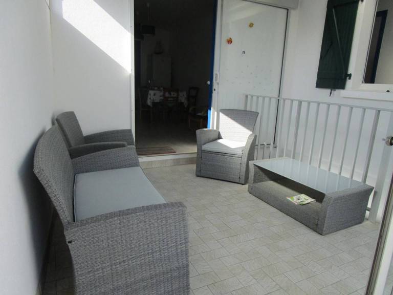 Cozy 3BR Home in Saint-Gilles-Croix-de-Vie, Steps from Center and Beach, Sleeps 6 — photo 5