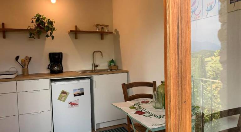 House with terrace & yard | Pets allowed — photo 4