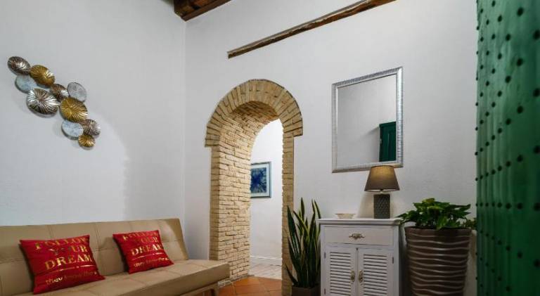 Holiday apartment with patio & hot tub — photo 4