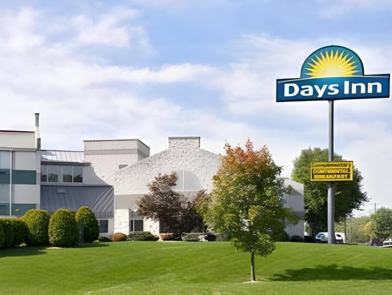 Days Inn by Wyndham Carlisle South in Carlisle, PA