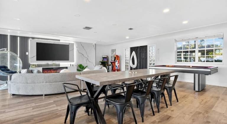 Big vacation home with pool | Pet-friendly — photo 3