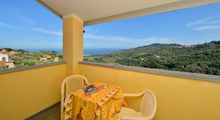 Lovely serviced apartment with pool & yard | Pet-friendly — photo 5