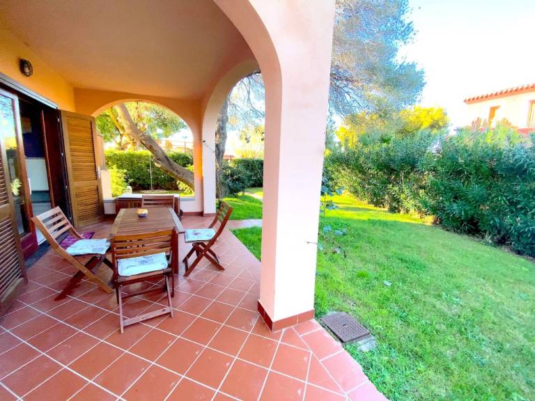 Holiday apartment with garden — photo 3