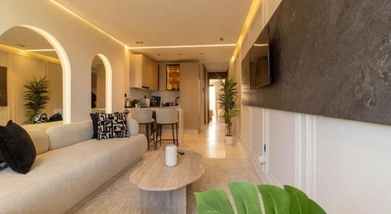 Apartment with patio — photo 3