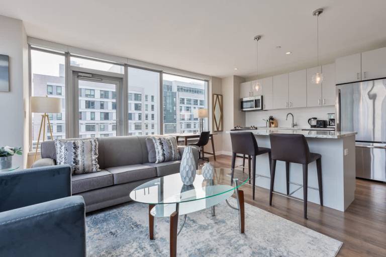 Apartment | Near Long Wharf — photo 2