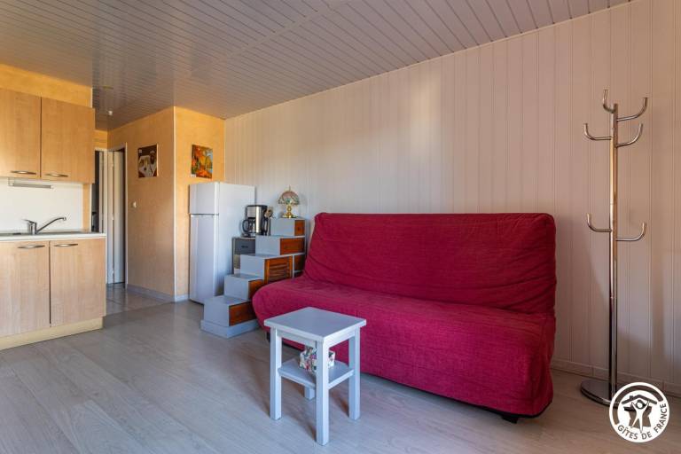 Gite with barbeque, yard & terrace — photo 4
