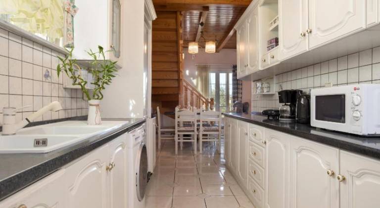 Fully equipped vacation home with yard, terrace & private pool | Good for workation | Dogs allowed — photo 3