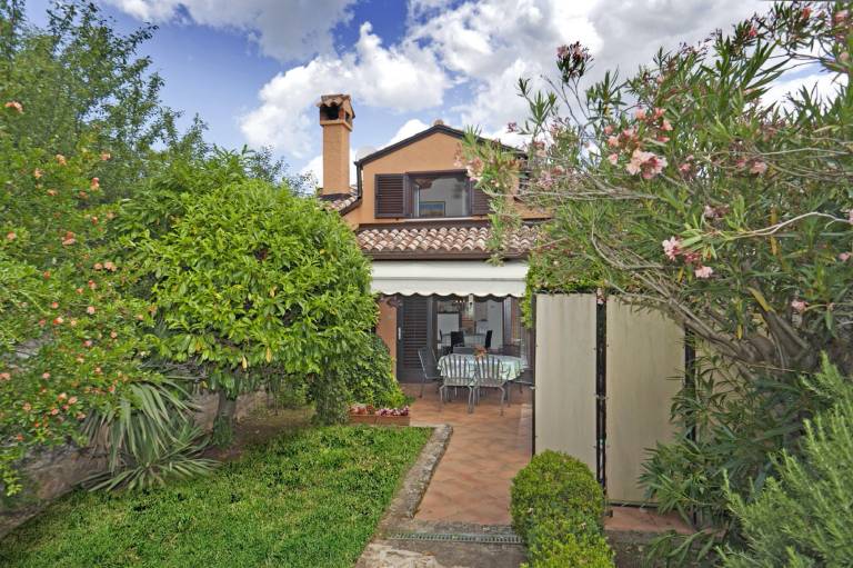 House with garden, grill & patio — photo 4