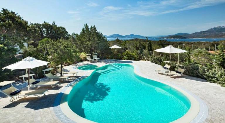 Serviced apartment with pool, patio & BBQ | Beach nearby | Pets allowed — photo 4