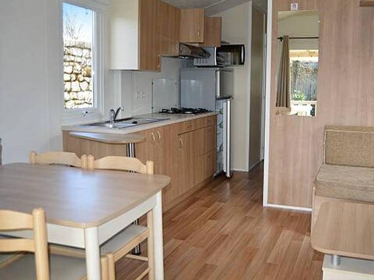Children-friendly mobile home with heated pool & patio | Pets are welcome — photo 5