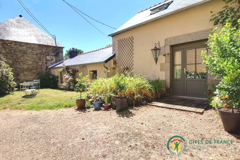 Gite with garden — photo 4