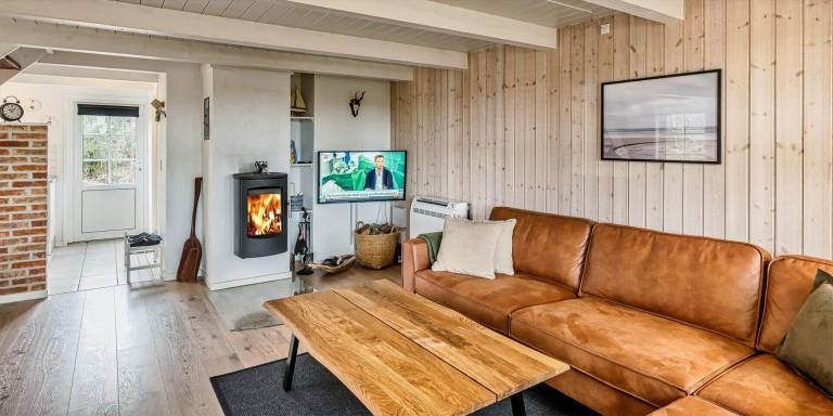 Vacation home with BBQ & terrace — photo 4