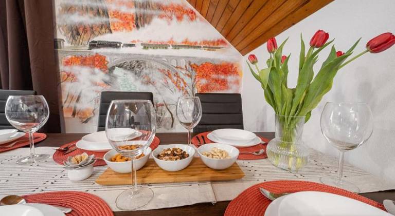 Holiday apartment with yard & patio — photo 4