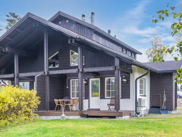 Pleasant vacation home with terrace & sauna | Nature view | Pets allowed in Kuopio