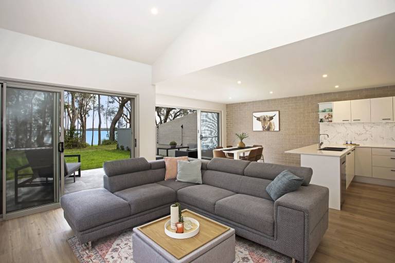 House  Lake Munmorah