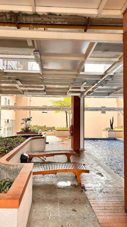 Vacation home with yard & pool — photo 4