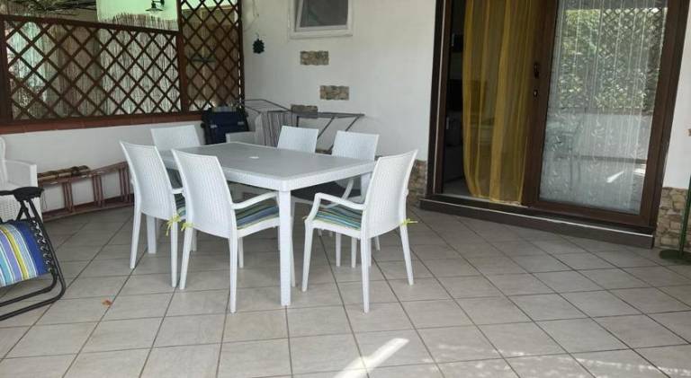 House with barbecue & terrace in Pula