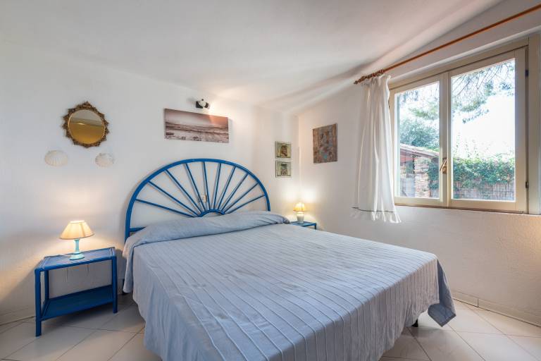 House with barbeque, yard & terrace in Villasimius