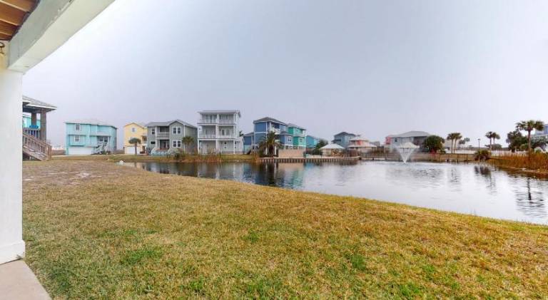 Vacation home with hot tub & pool — photo 5
